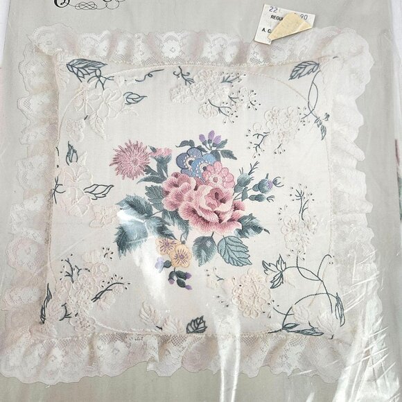 Candamar Something Special Candlewicking Mixed Floral Pillow Muslin Lace 80170 - Picture 7 of 10